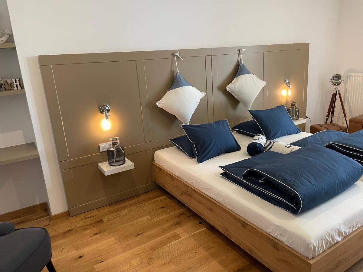Captain'S Cabin Apartment Копер Екстериор снимка