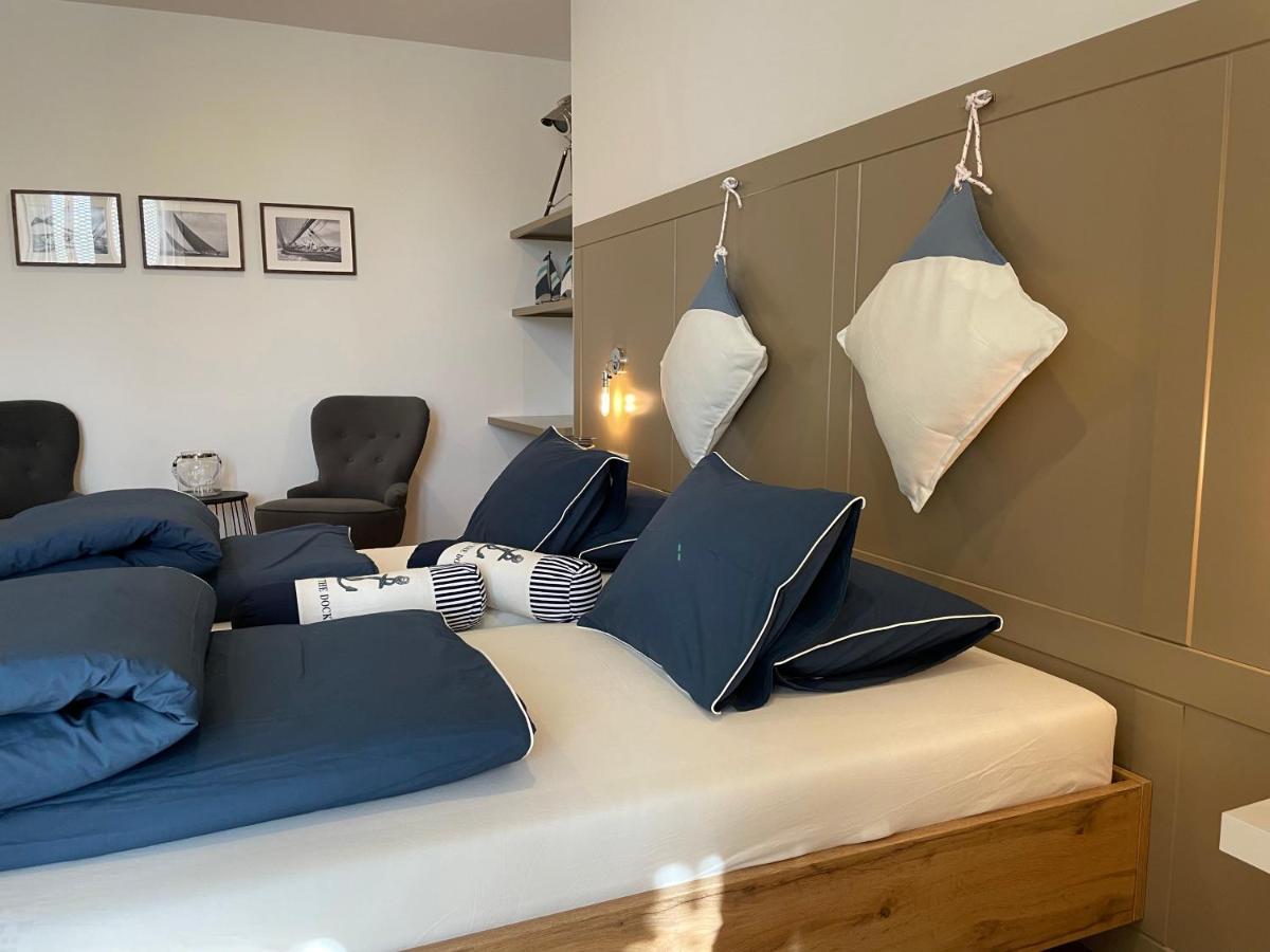 Captain'S Cabin Apartment Копер Екстериор снимка